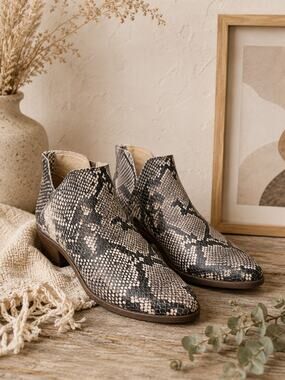 Dolce Vita Karsen Snake Print Ankle Booties Faux Leather Vegan Women's Size 6